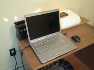 Dell Inspiron 1525 with great programs (Value $$$)