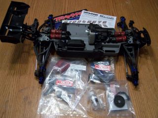 NEW 5608 Traxxas Brushless E Revo 1/10 Truck Chassis // roller rolling 