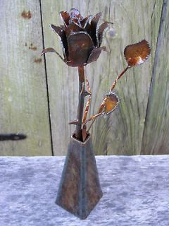 Rustic Forged Wrought Iron Metal Art Rose Bud Vase Garden Decor
