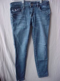   Junior Womens  Blue Jeans  Straight Leg size 0  (measures 28 x 29