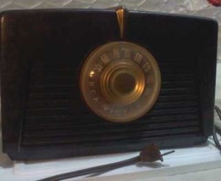 Classic old 1949 Vintage *RCA VICTOR* Bakelite electric radio