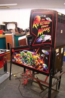Revenge From Mars Pinball 2000 Machine   Coin operated Arcade Game