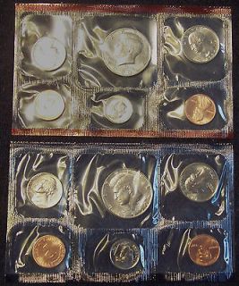 1990 U S Mint Uncirculated Coin Set With D & P Marks   Free Shipping