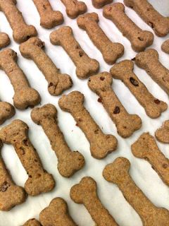 gourmet dog treats in Biscuits & Treats