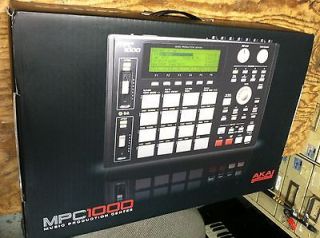 AKAI MPC1000 black 1000/16meg mem/CF card/new pads/MINT in BOX