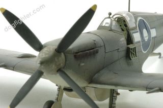 Built plastic model airplanes for sale P 40E Warhawk Pro Built 132