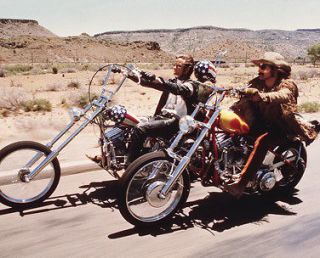Peter Fonda riding bike next to Dennis Hopper Billy in Easy Rider 