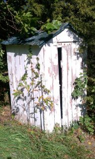   AUTHENIC FARM OUTDOOR WOODEN OUTHOUSE GARDEN TOOL SHED PRIVY BARN WOOD