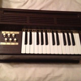 chord organ in Piano & Organ