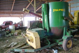 PAPEC 86 FEED CORN GRINDER MIXER CATTLE HOGS 540 PTO HAY FEEDER SIDE 