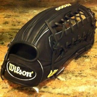wilson a2000 outfield glove in Gloves & Mitts