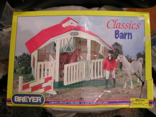   CLASSICS 650 3 Stall Barn & Jump NEW IN BOX For Full Sized Horses