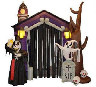 inflatable haunted house in Yard Decor