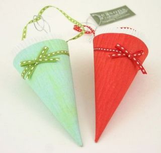   PAPER CONE/TUSSY MUSSY ORNAMENT/PARTY FAVOR CHRISTMAS CANDY CONTAINER