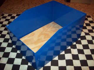 COBALT BLUE RABBIT METAL NEST BOX REMOVABLE WOOD FLOOR 9 1/2X13 