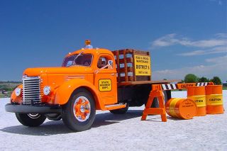 XR   IOWA STATE HIGHWAY DEPT. 1949 TRUCK   First Gear