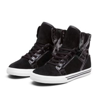 Supra Kids Skytop Sneakers in Black/White (S13001Y)