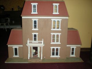 Victorian Townhouse Style Dollhouse vintage / old doll house