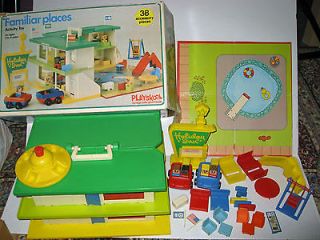 Playskool Familiar Places Holiday Inn #480 & Box, 50+ pieces People 