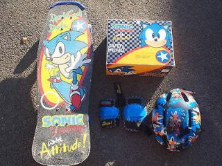 VINTAGE Sonic The Hedgehog SKATEBOARD Helmet and pads  super sonic 