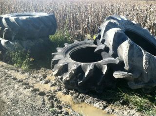 24.5 32 GOODYEAR R 2 COMBINE TRACTOR SWAMP BUGGY TIRES NO RIMS 4 TIRES 