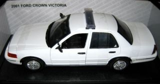 Motormax 1/18 Blank White Ford Crown Victoria Police Car With Lightbar