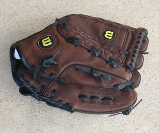 WILSON A450 BB youth Glove. 11”. for RH thrower. Small