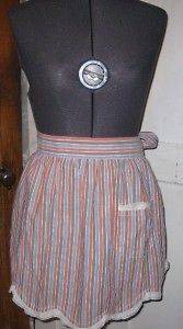 STRIPED VINTAGE LOOK APRON FRILLY TRIM