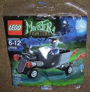   PROMO MONSTER FIGHTERS ZOMBIE CAR WITH ACCESSORIES AND MINIFIGURE