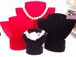   red and black Velvet Necklace Earring Bracelet Jewelry Display d001