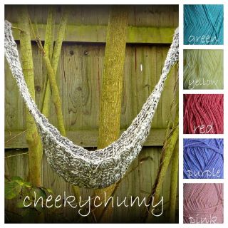 Hanging newborn hammock. You choose the colour. Great photography 