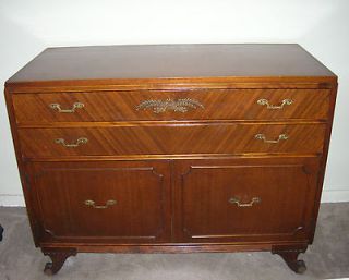 ANTIQUE MAHOGANY SIDEBOARD BUFFET BY RWAY FURNITURE CO 1940s 1950s