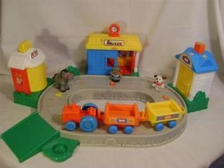 FISHER PRICE LITTLE PEOPLE 2004 FARM TRAIN SET WITH SOUND/MUSIC (WORKS 