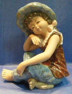 Tengra AZUCENA Girl Sitting and Thinking Figurine from VALENCIA 