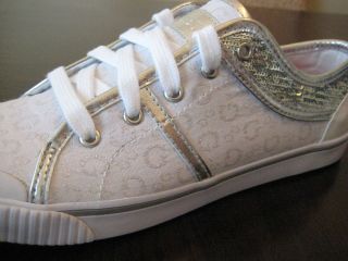 GUESS Gracie womens white + silver logo sneakers w/ sequin size 9