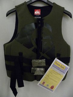 QUIKSILVER GREEN PERSONAL FLOTATION DEVICE LIFE JACKET