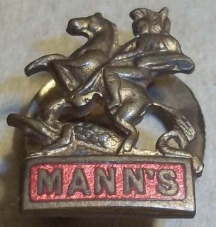mann s brewery button hole badge no makers name time