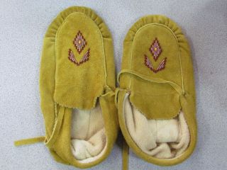   AMERICAN BEADED MOCCASINS,9 INCHES ,BEAUTIFULL MARON GOLDEN BEAD WORK