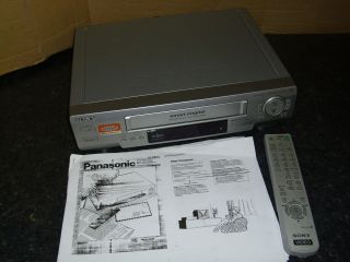 SONY SLV SE200 VHS VCR VIDEO RECORDER CHEAP CLEARANCE PRICE REMOTE AND 