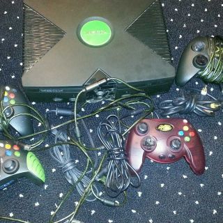Original Xbox System Console with all Hookups and 4 controllers