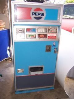 dixie narco vending machine in Cold Beverage & Soda Machines