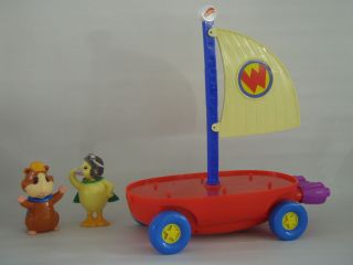   PETS FLY BOAT, Musical Talking w Figures Ming Ming & Linny Play Set
