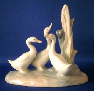 Beautiful Nao Lladro Figurine of Three Geese in Excellent Condition