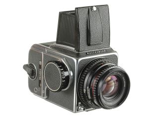 Newly listed Hasselblad 500 C/M Camera Kit with 80mm 2.8 Lens A12 Back 
