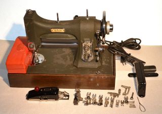   WHITE Rotorary Sewing Machine   Portable w/Case & Many Accessories