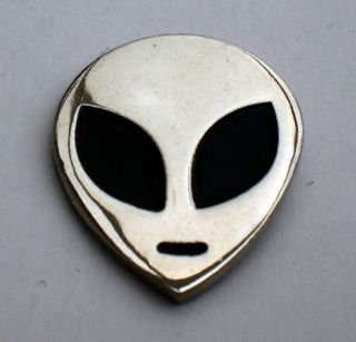 roswell alien head quality enamel pin badge from united kingdom time 