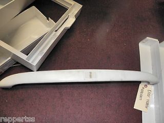 AMANA REFRIGERATOR 10903307 WHITE DOOR HANDLE USED PART ASSEMBLY 