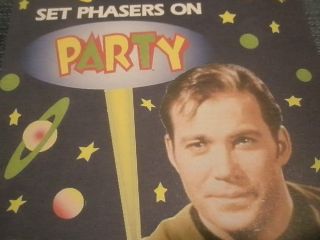   CLASSIC CAPTAIN KIRK WILLIAM SHATNER SET PHASERS ON PARTY INVITATIONS