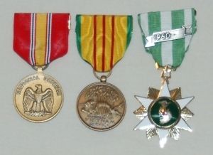 vietnam campaign service and national defense medals  34 95 