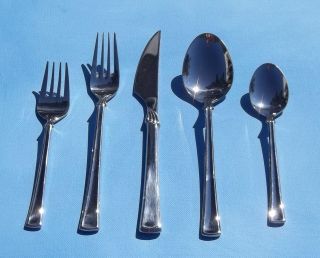 Lovely MIKASA Stainless Flatware 5 Piece Place Setting   Verona